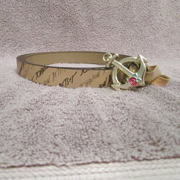 Betsey Johnson ANCHORS Aweigh Size XL BELT Faux Leather REVERSIBLE Skinny PRONG - Picture 1 of 10